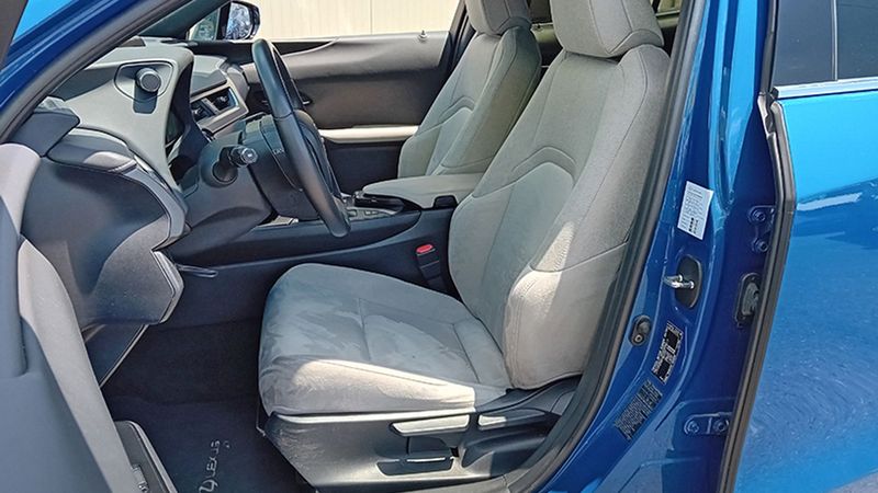 Lexus UX • 2021 • 44,700 km 4