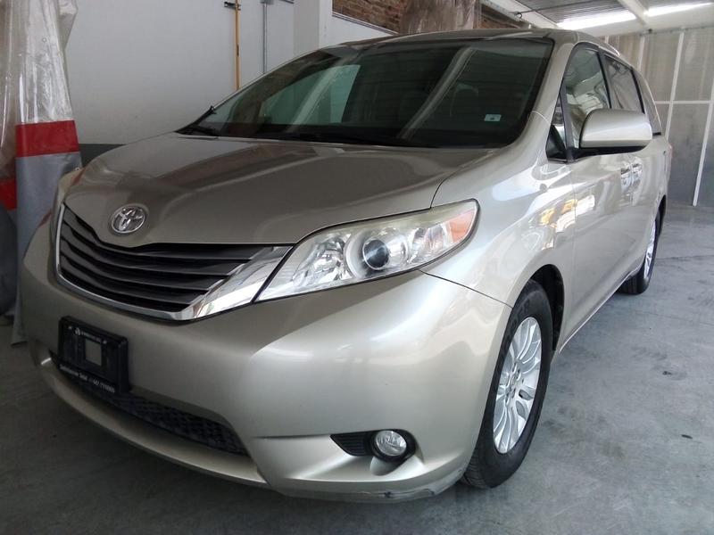 Toyota Sienna • 2015 • 111,000 km 1