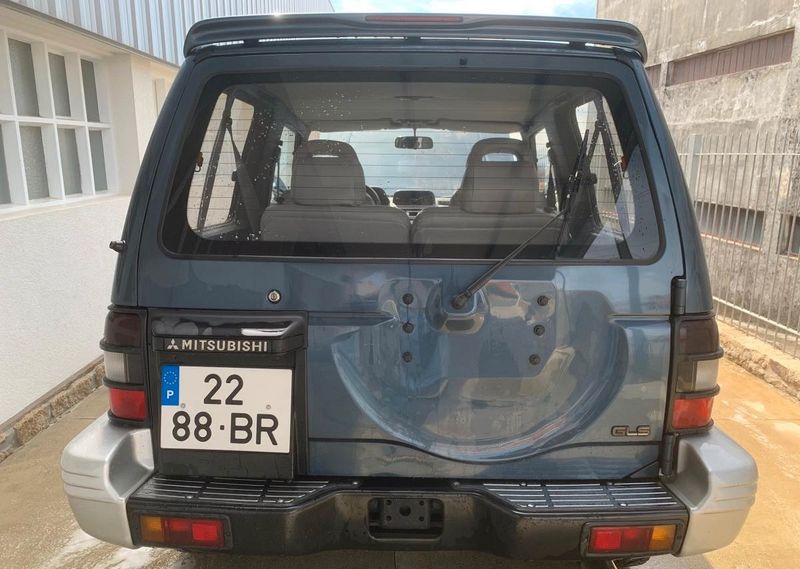 Mitsubishi Pajero • 1993 • 200,000 km 3