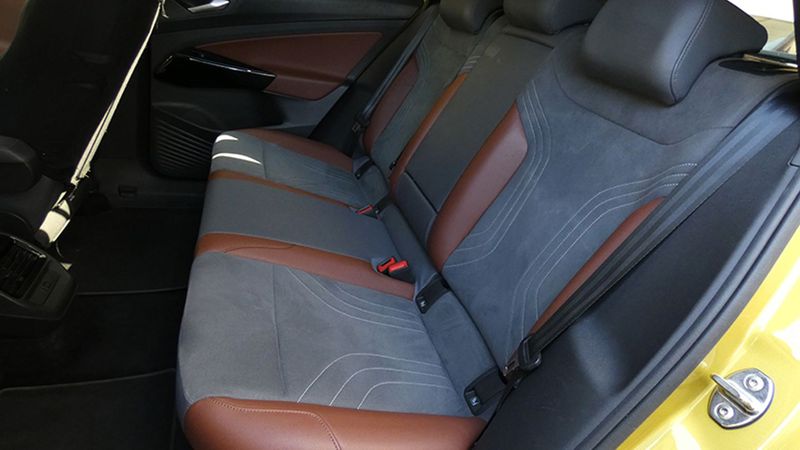 Volkswagen ID.4 • 2021 • 99,402 km 11