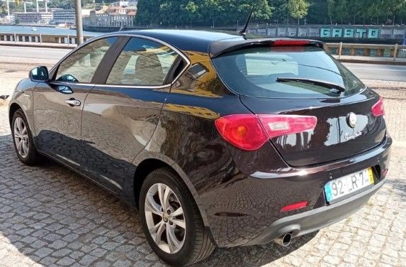 Alfa Romeo Giulietta • 2011 • 257,000 km 4