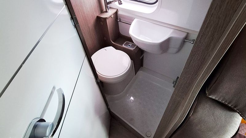 Fiat Ducato • 2020 • 9,996 km 18