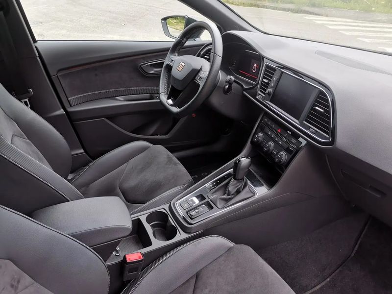 Seat Leon • 2019 • 20,000 km 2