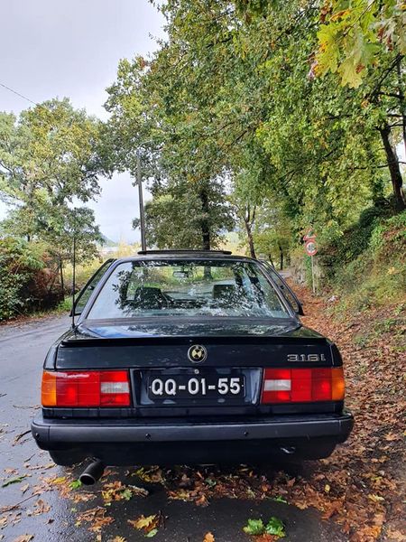 BMW E60 • 1999 • 50,000 km 2