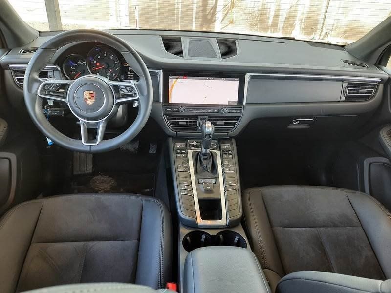 Porsche Macan • 2020 • 65,775 km 3