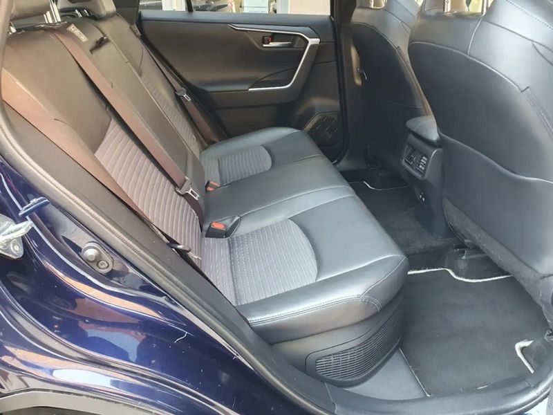 Toyota RAV4 • 2019 • 50,000 km 6