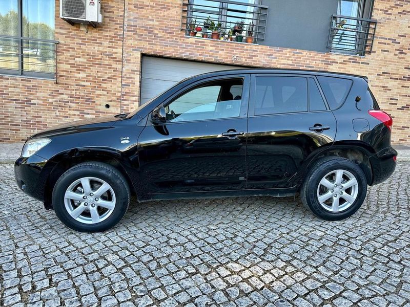 Toyota RAV4 • 2008 • 350,000 km 4