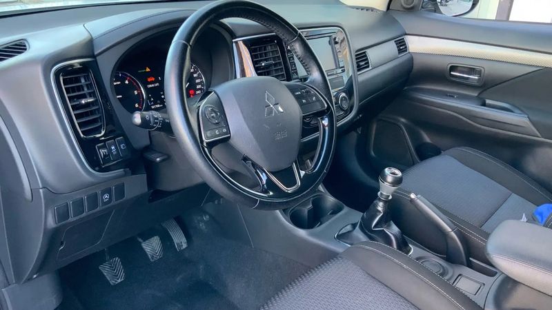 Mitsubishi Outlander • 2016 • 101,700 km 14