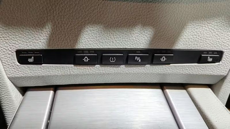 BMW M5 • 2005 • 128,313 km 8