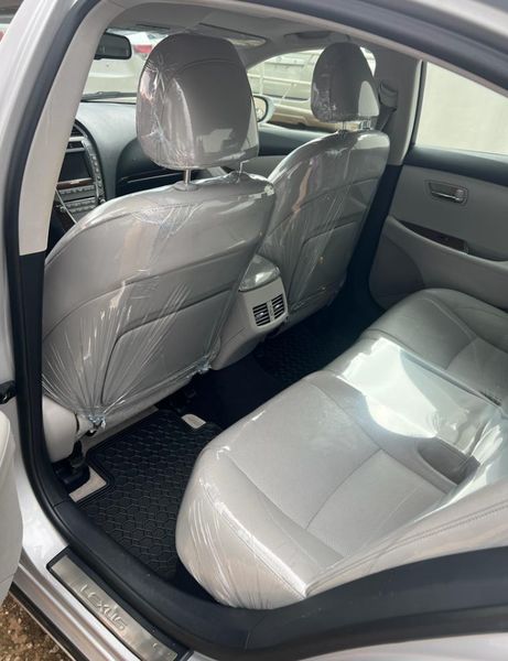 Lexus ES • 2011 • 92,200 km 4