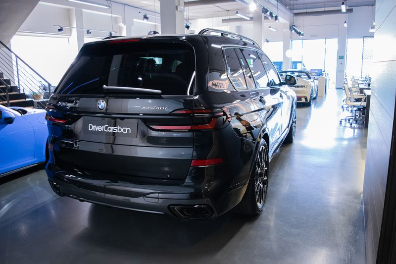 BMW X7 • 2024 • 2,100 km 12