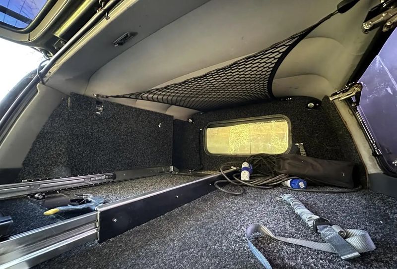 Toyota Land Cruiser • 1990 • 276,000 km 3