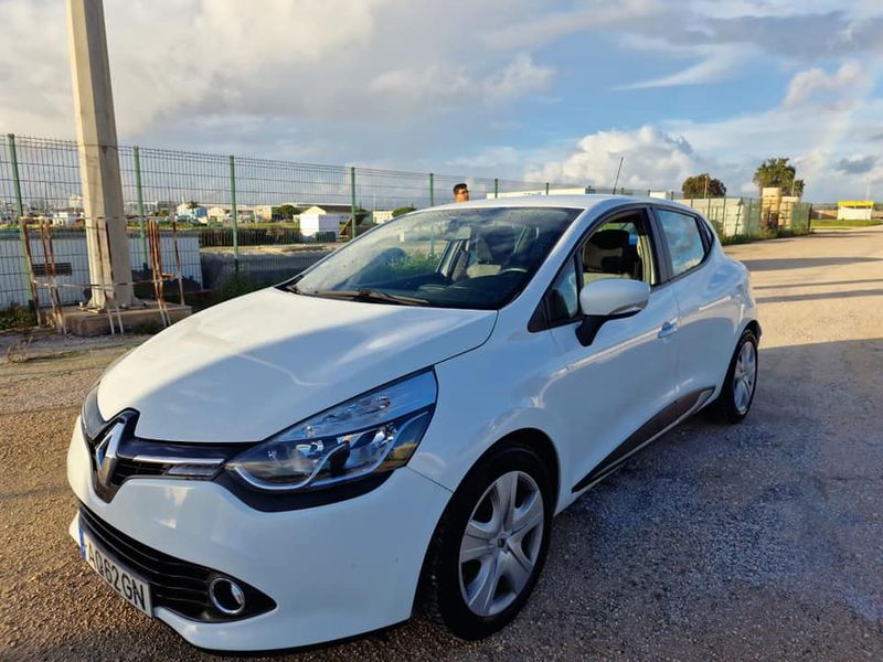 Renault Clio • 2015 • 165,000 km 3