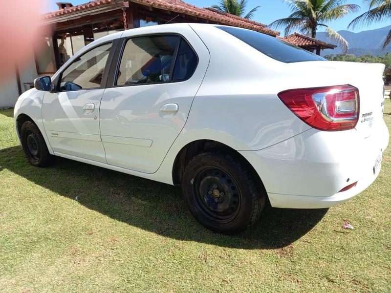 Renault Logan • 2021 • 1,000 km 3