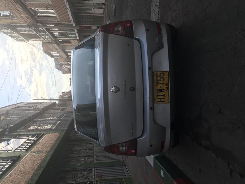 Renault Logan • 2014 • 94,898 km 4