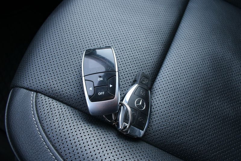 Mercedes-Benz 210 Van • 2015 • 132,000 km 9