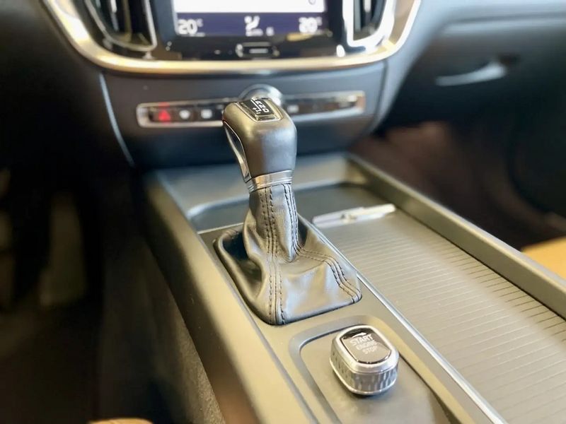 Volvo V60 • 2019 • 92,000 km 10