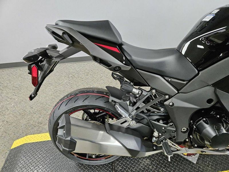 Kawasaki ninja 650r • 2023 • 2,000 km 3