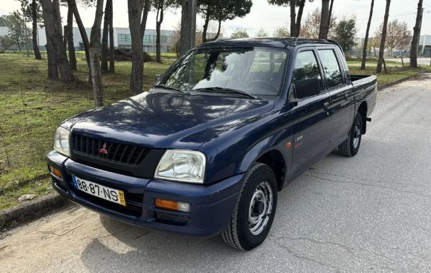 Mitsubishi L200 • 1999 • 275,000 km 1