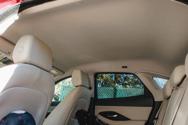 Jaguar E-PACE • 2019 • 72,600 km 13