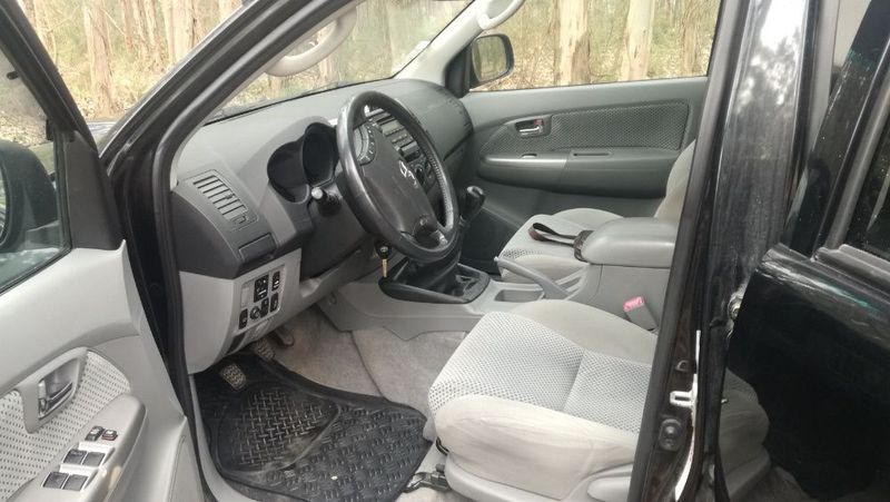 Toyota Hilux • 2009 • 189,000 km 6