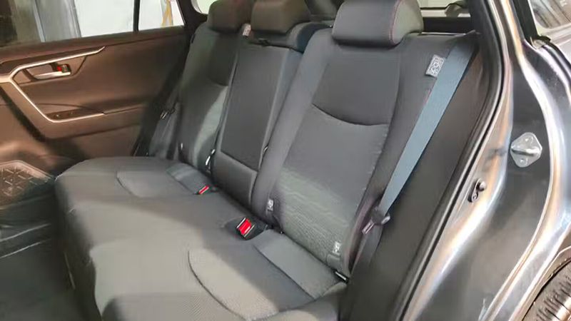 Toyota RAV4 • 2024 • 9,967 km 3