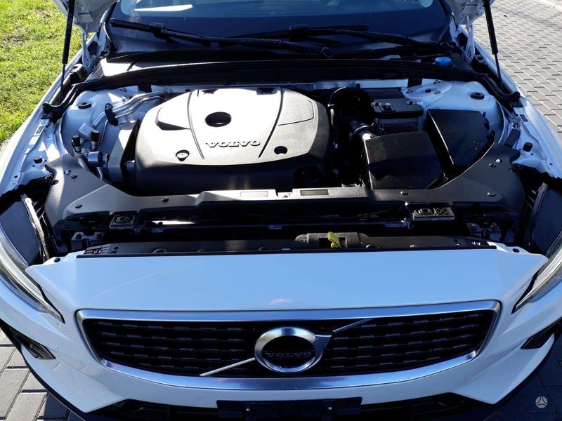 Volvo S60 • 2019 • 88,000 km 6