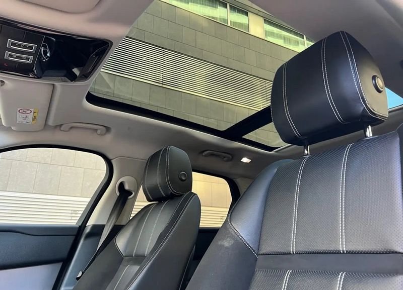 Land Rover Range Rover Velar • 2018 • 95,000 km 11