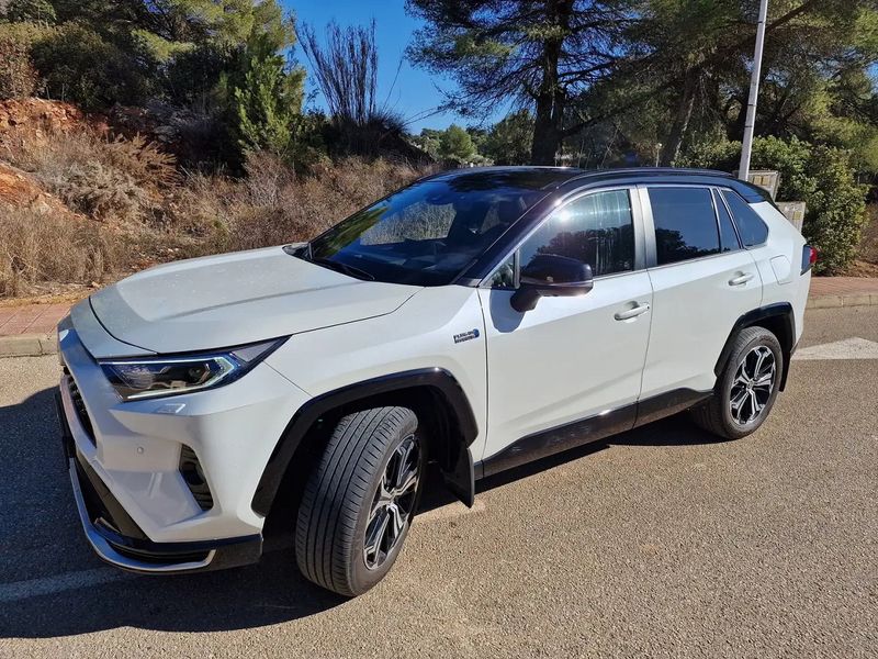 Toyota RAV4 • 2021 • 41,500 km 2