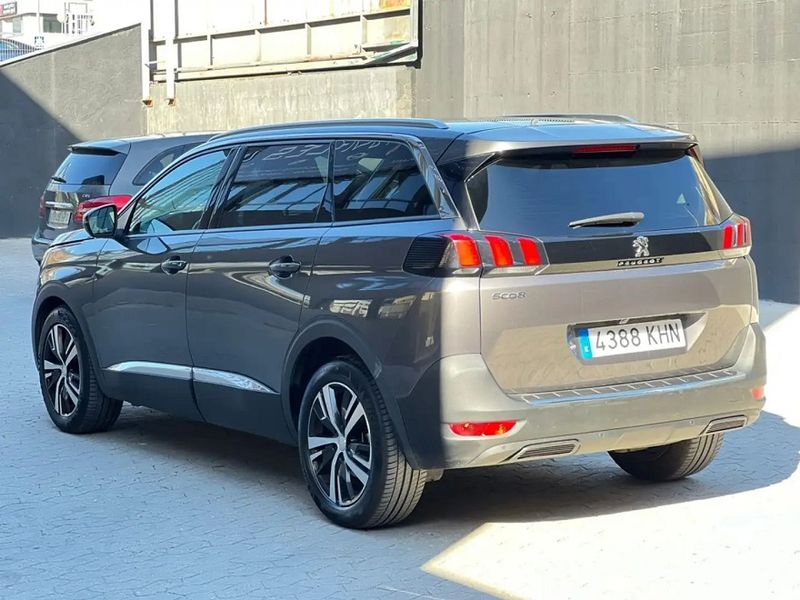 Peugeot 5008 • 2018 • 69,000 km 9