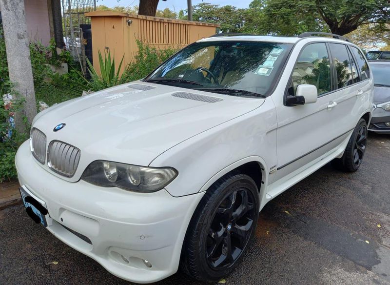 BMW X5 • 2006 • 122,000 km 2