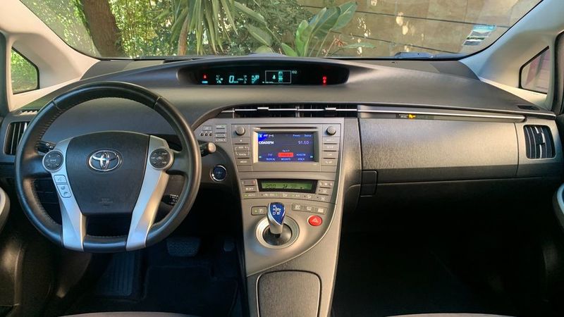 Toyota Prius • 2014 • 186,000 km 8