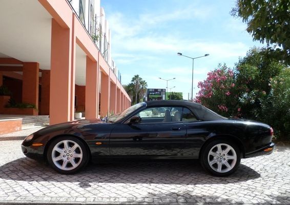 Jaguar XK8 Convertible • 2000 • 180,000 km 2