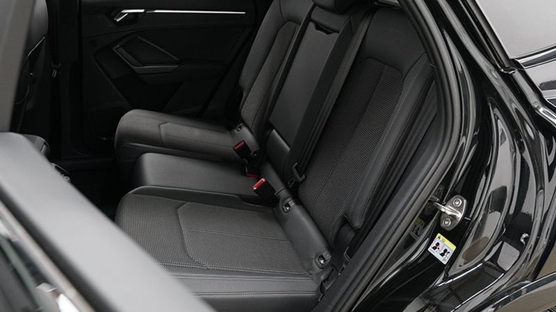 Audi Q3 • 2019 • 106,564 km 12