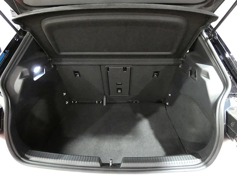 Volkswagen ID.4 • 2020 • 16,590 km 7