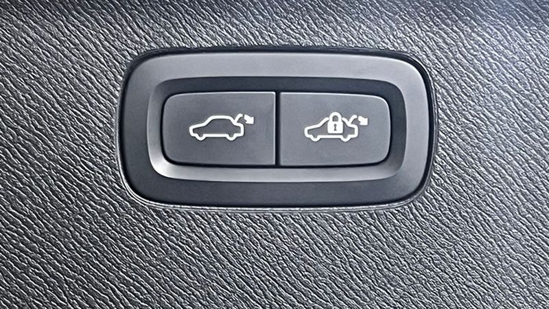 Volvo XC90 • 2021 • 48,935 km 3