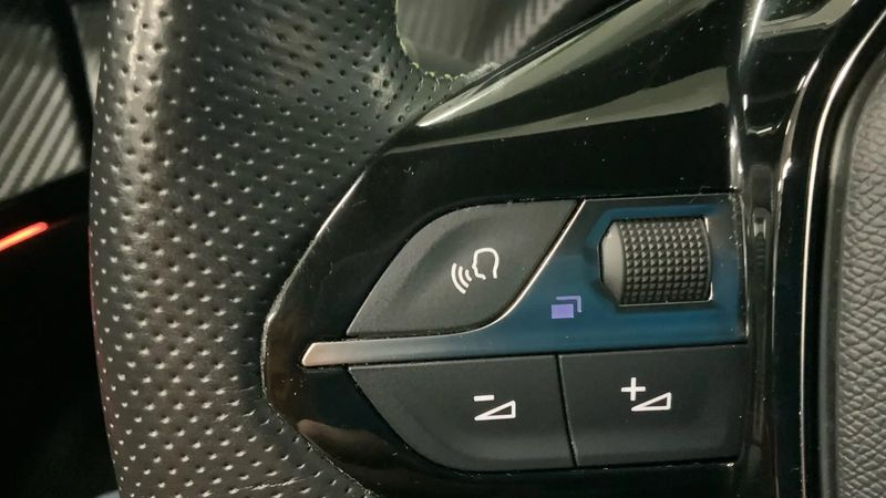 Peugeot 2008 • 2020 • 67,943 km 15