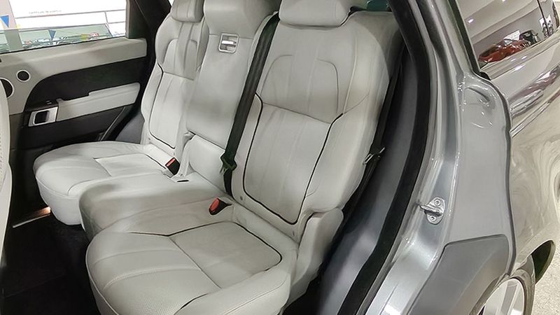 Land Rover Range Rover Sport • 2016 • 102,000 km 16