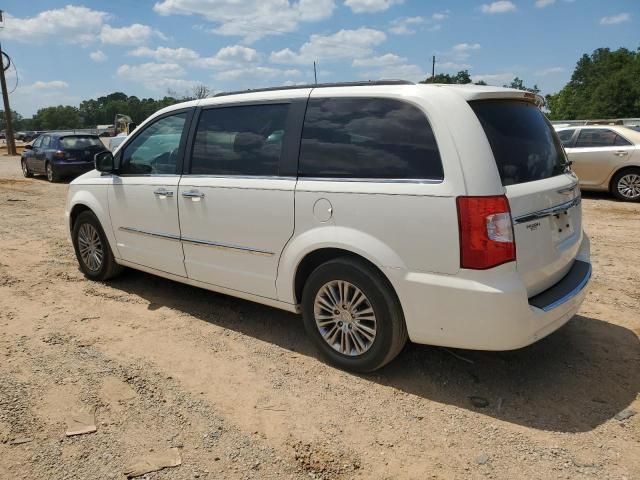 Chrysler Town & Country • 2013 • 10,000 mi 4