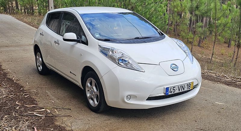 Nissan Leaf • 2014 • 139,000 km 2