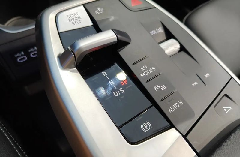 BMW X1 • 2024 • 9,966 km 5