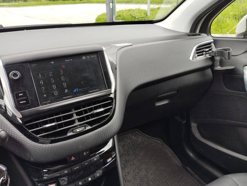 Peugeot 2008 • 2018 • 93,500 km 20