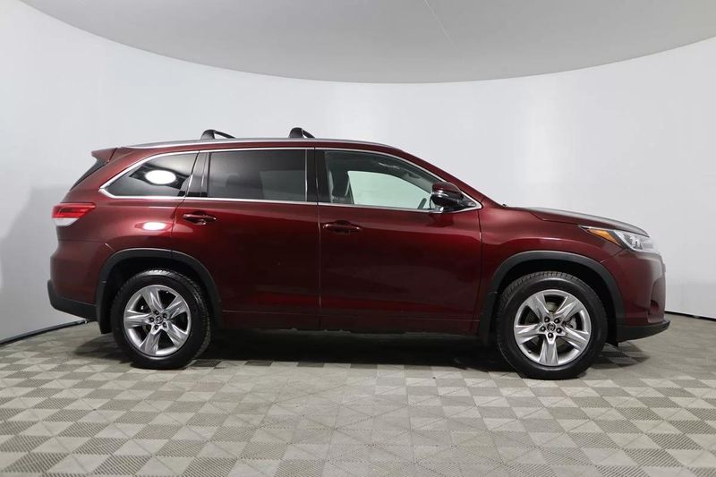 Toyota Highlander • 2017 • 1,000 km 6