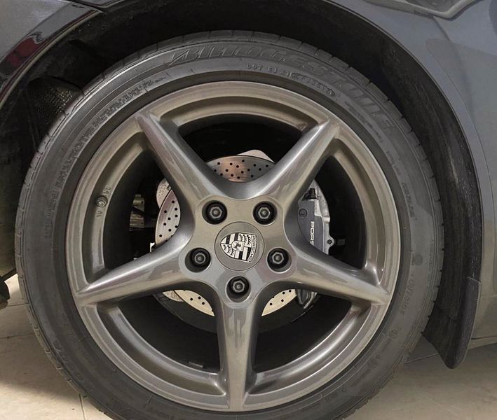 Porsche 911 Carrera • 2006 • 90,000 km 2