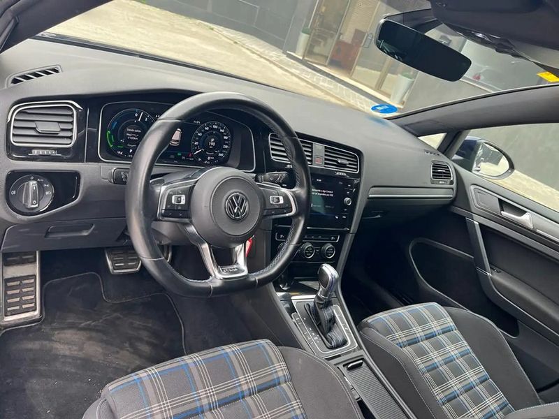 Volkswagen Golf • 2017 • 80,000 km 9