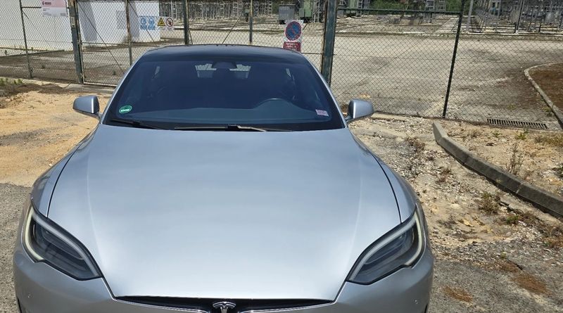 Tesla Model S • 2018 • 275,000 km 4