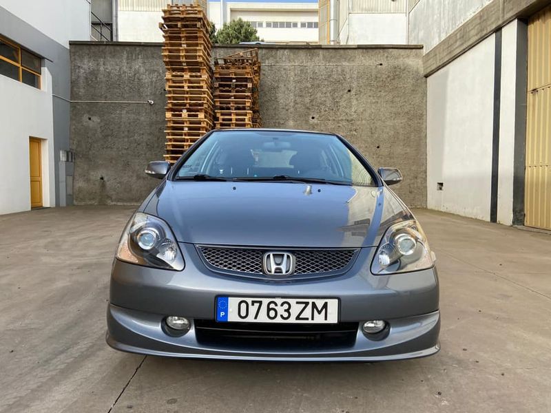 Honda Civic • 2006 • 152,000 km 3