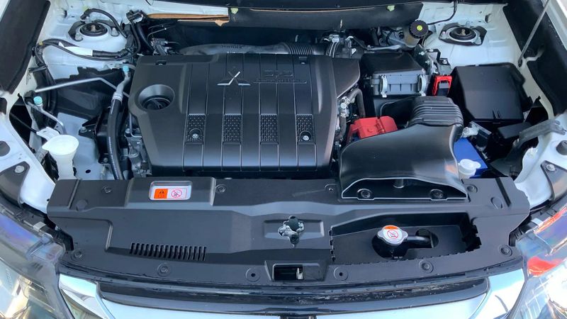 Mitsubishi Outlander • 2016 • 101,700 km 7