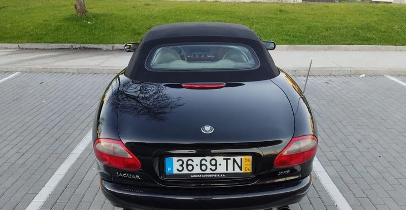 Jaguar XK8 Convertible • 1998 • 73,000 km 1