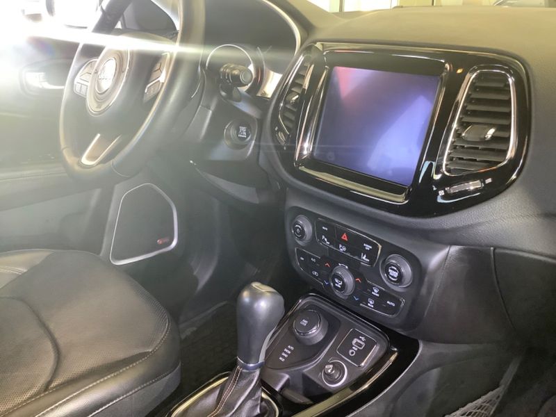 Jeep Compass • 2018 • 74,000 km 4